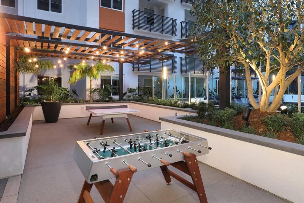 Modern Building -Free Parking - By Choc & St Joseph'S Hospital Apartment Orange Exterior photo